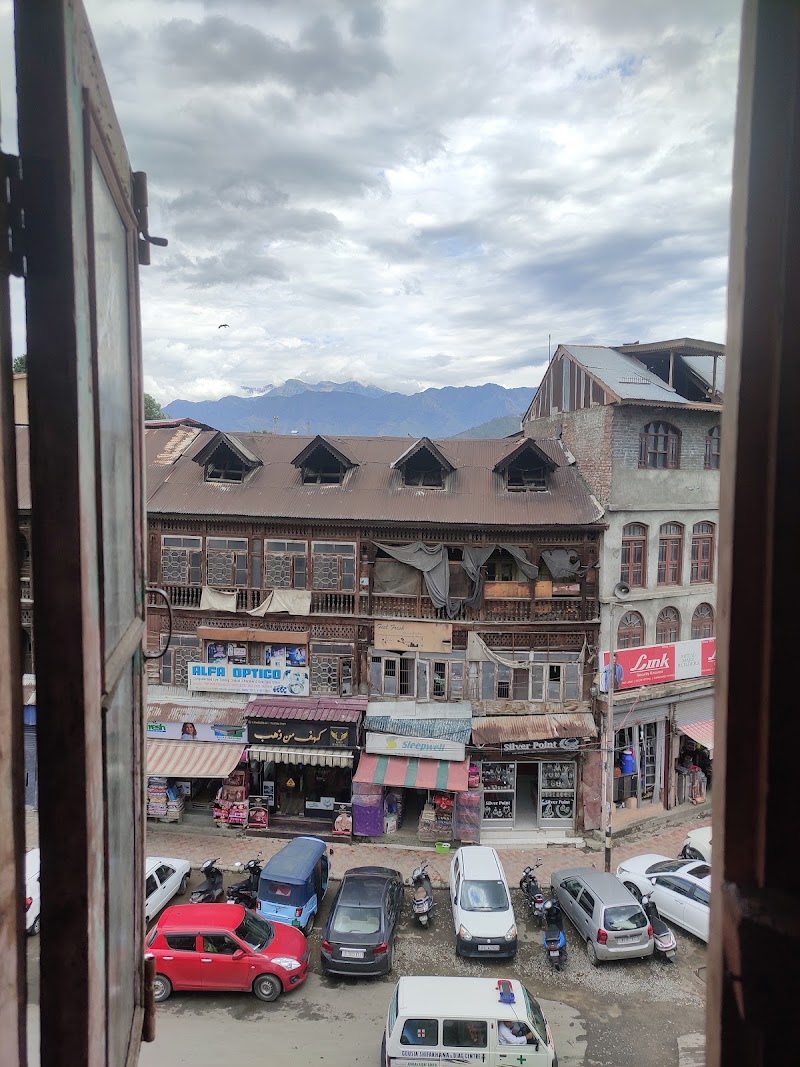 OYO Hotel Khana Khazana