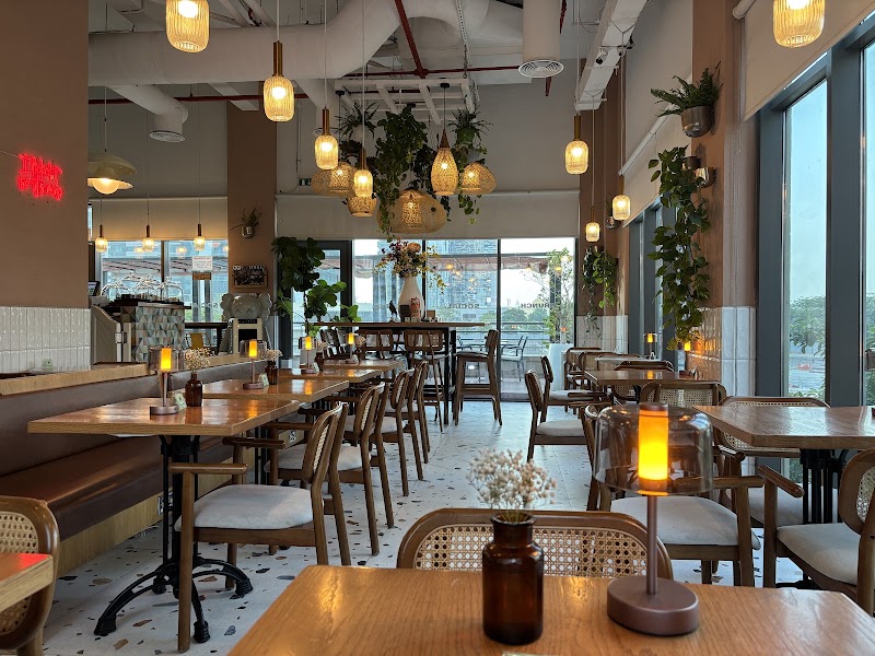 Friends Avenue Cafe JLT - Friends Avenue Cafe JLT Ground Floor - Fortune Executive - Cluster T - الثنيه الخامسة - أبراج بحيرات الجميرا - دبي - United Arab Emirates