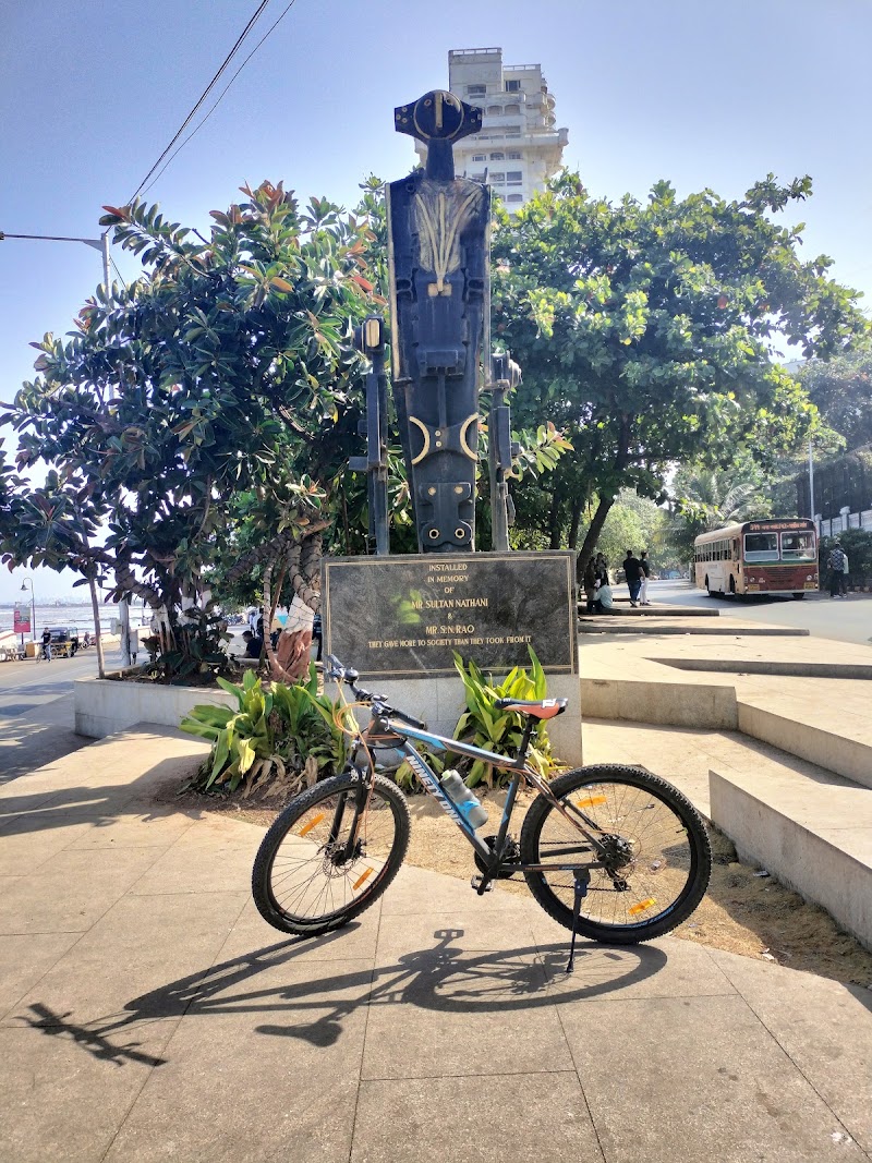 Robo Family Statue - Robo Family Statue, 2RW9+MW8, B.J. Rd, Mount Mary, Bandra West, Mumbai, Maharashtra 400050, India
