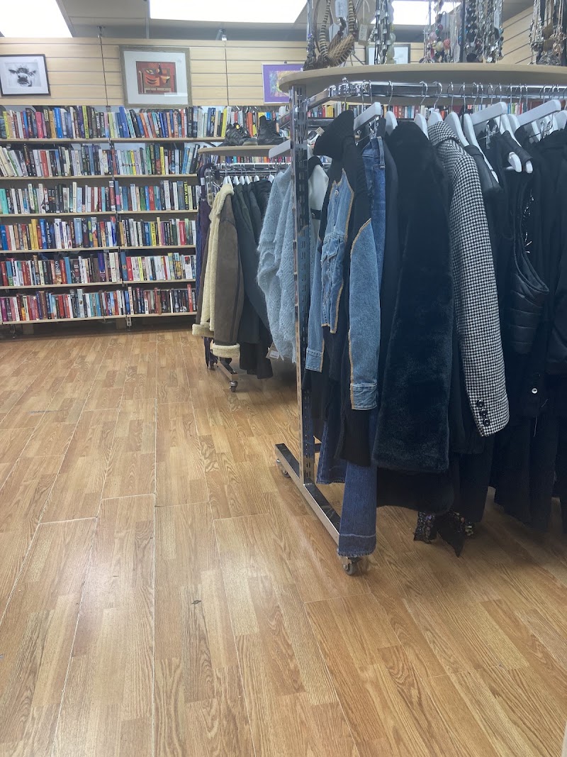 St Christopher's Hospice Shop - East Dulwich - St Christopher's Hospice Shop - East Dulwich, 85-87 Lordship Ln, London SE22 8EP, UK