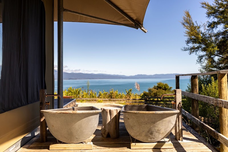 Drift Off Grid - Drift Off Grid 1322 Abel Tasman Drive, Tata Beach 7183, New Zealand