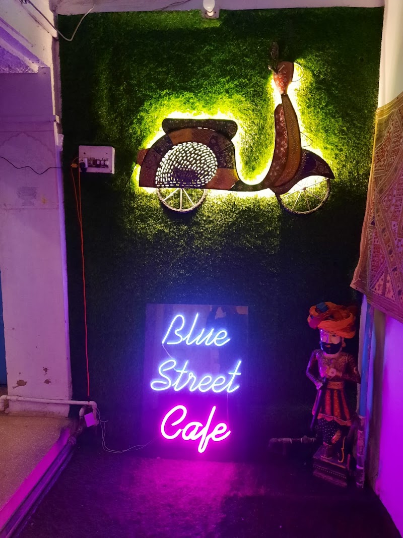 Blue street café n restaurant - Blue street café n restaurant Sadawaton ki pole, old, Fateh Pol Rd, Gundi ka Mohalla, navchokiya, Jodhpur, Rajasthan 342001, India