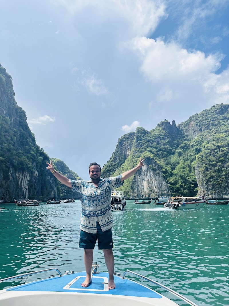 Pi Leh Bay - Pi Leh Bay MQM9+82R เกาะพีพี(อ่าวแหลมตง Tambon Ao Nang, เมือง Chang Wat Krabi 81000, Thailand