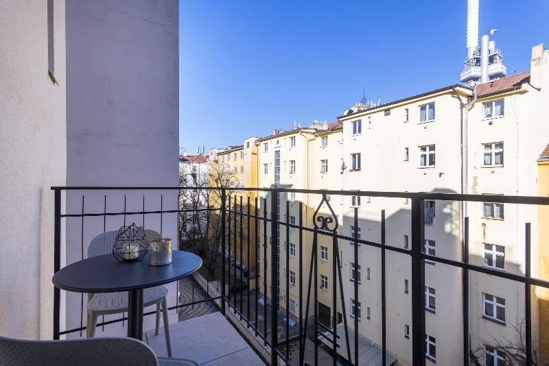 Hidden Art Boutique Residence by Dwellfort - Hidden Art Boutique Residence by Dwellfort Lucemburská 9, Vinohrady, 130 00 Praha-Praha 3, Czechia