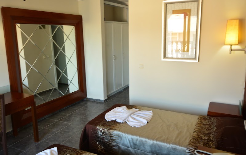 Sea Center Hotel - Sea Center Hotel Çıldır, 107. Sk. No:7, 48700 Marmaris/Muğla, Türkiye