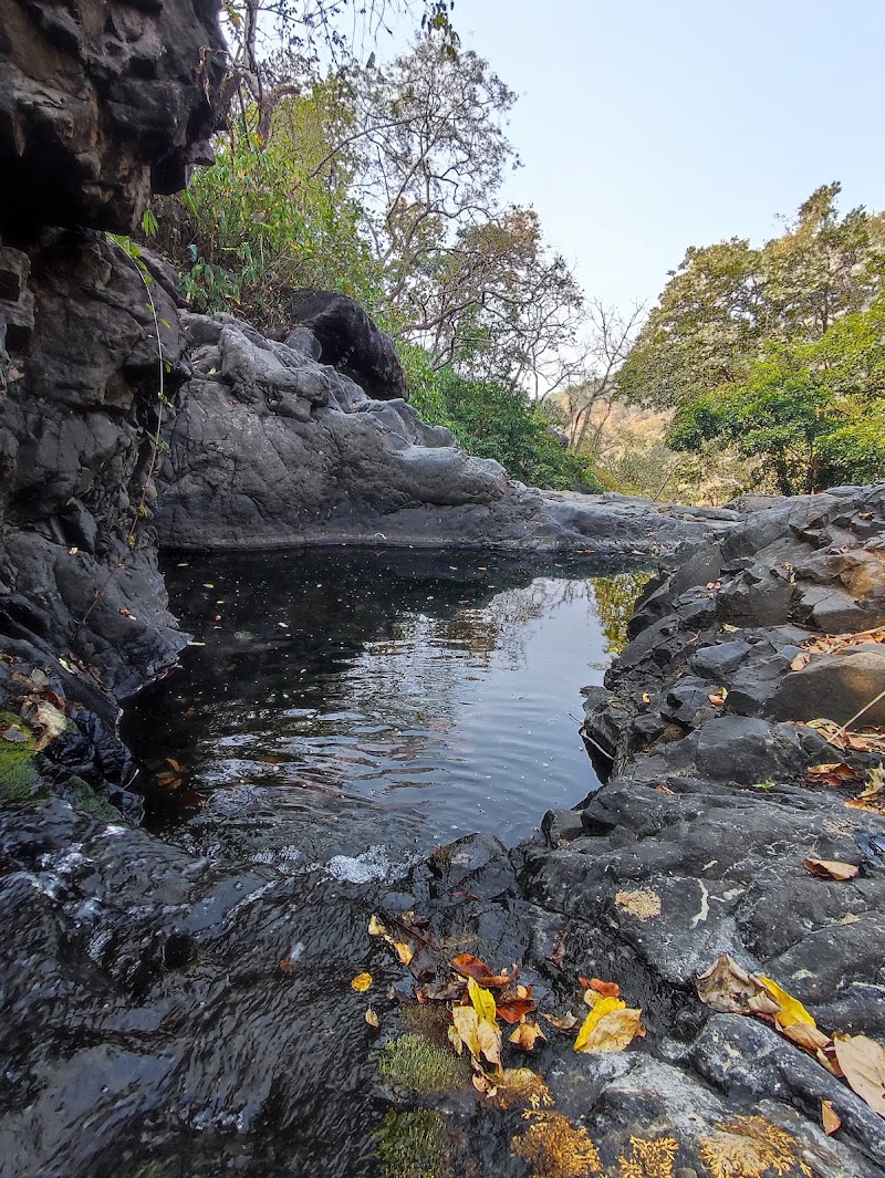 Tungareshwar Waterfalls - Tungareshwar Waterfalls CW93+68F, Tungareshwar Rd, Sativali, Vasai-Virar, Maharashtra 401303, India
