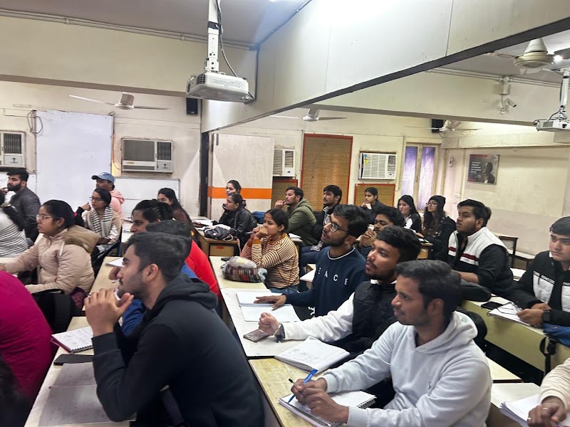 Career Launcher Connaught Place - Career Launcher Connaught Place 1st Floor, A-18, Middle Cir, Block A, Connaught Place, New Delhi, Delhi 110001, India