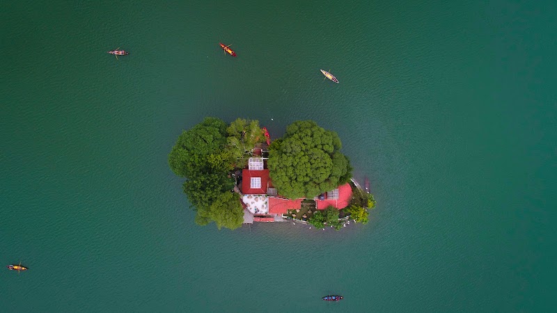 Aquarium Island Cafe - Bhimtal