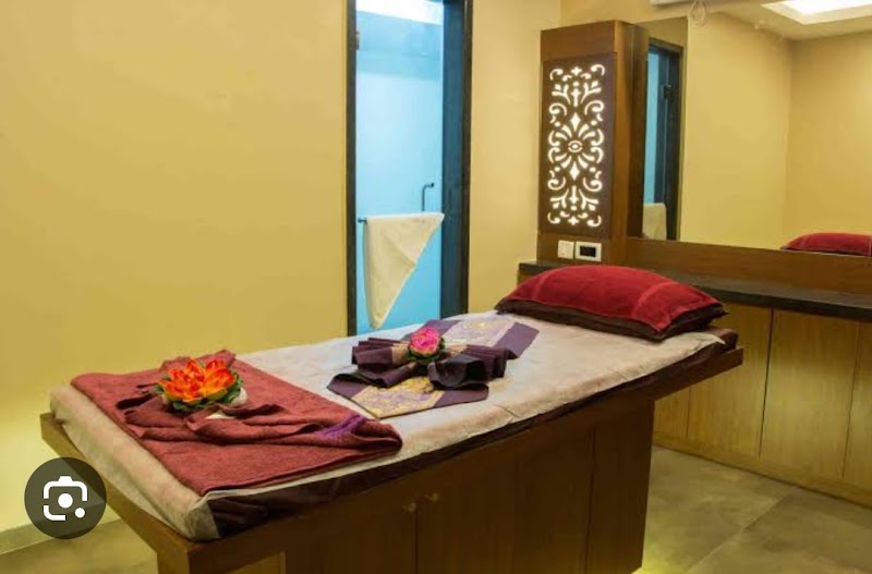 LA THAI SPA - LA THAI SPA, SECOND FLOOR SHOP NO.#218A, AMBHUJA MALL, Raipur, Chhattisgarh 492014, India