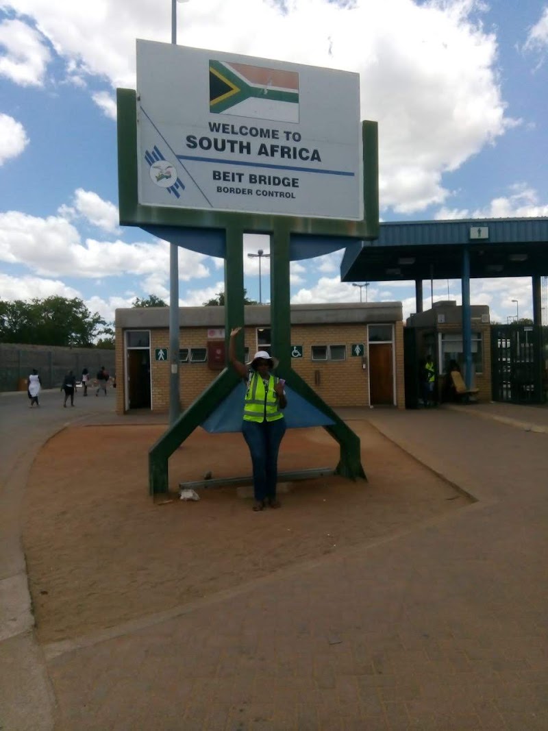 Beitbridge Border Post - Beitbridge Border Post, 406 N1, South Africa