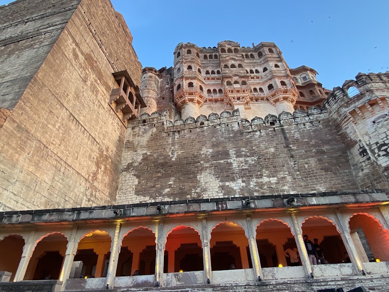 JODHPUR BLUE CITY TOUR - JODHPUR BLUE CITY TOUR, Pal House, +919829525399, Pal Haveli, Ghantaghar, Gulab Sagar, Jodhpur, Rajasthan 342001, India
