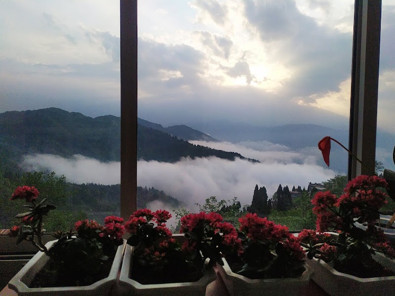 Irish Homestay - Irish Homestay Batasia Loop , Shivagram ,Ward, 4, Hill Cart Rd, West Point, Darjeeling, West Bengal 734102, India