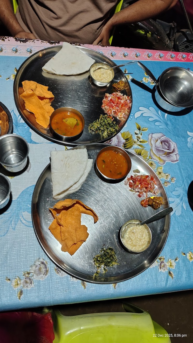 Tarkar Wadi Guest House - Tarkar Wadi Guest House, JW23+289, Nagaon, Maharashtra 402204, India