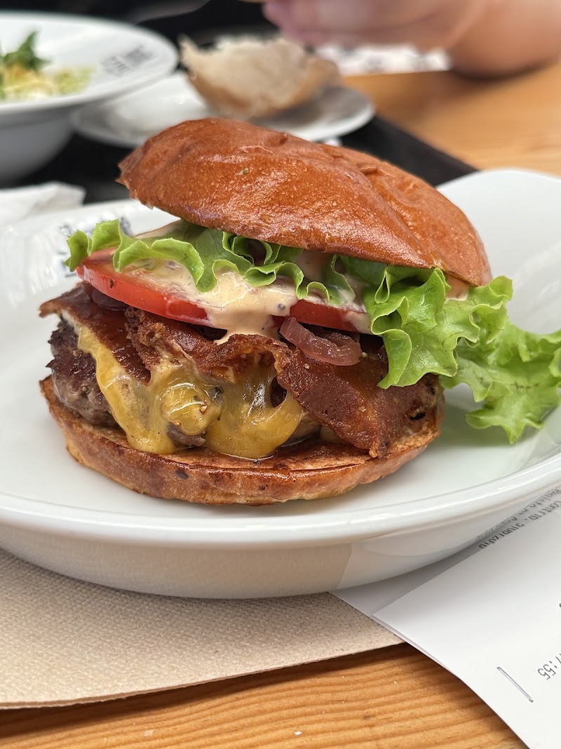 Ground Burger - Ground Burger, Time Out Market, Av. 24 de Julho 49, 1200-479 Lisboa, Portugal