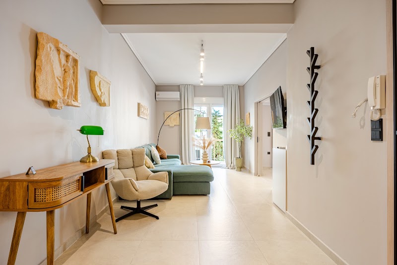 Acropolis Path | Elegant Apartment near Plaka