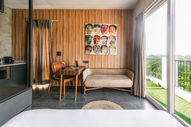 Minimalist Poshtel & Suites - Minimalist Poshtel & Suites T47, Hauz Khas Village, Deer Park, Hauz Khas, New Delhi, Delhi 110016, India