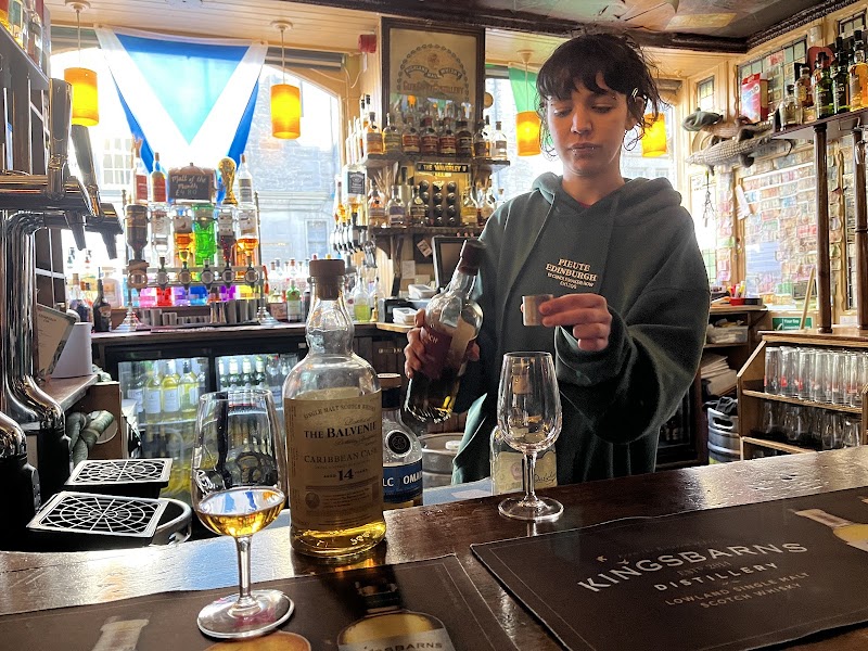 The Waverley Bar - The Waverley Bar 3-5 St Mary's St, Edinburgh EH1 1TA, UK