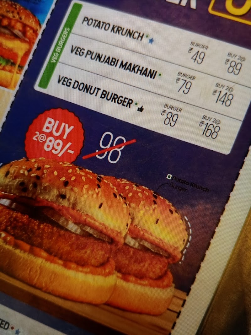 Biggies Burger: Bandra - Biggies Burger: Bandra Gagangiri CHS Ltd, Plot 21, Sangeet Samrat Naushad Ali Rd, opposite Carter Promenade, Union Park, Pali Hill, Mumbai, Maharashtra 400052, India