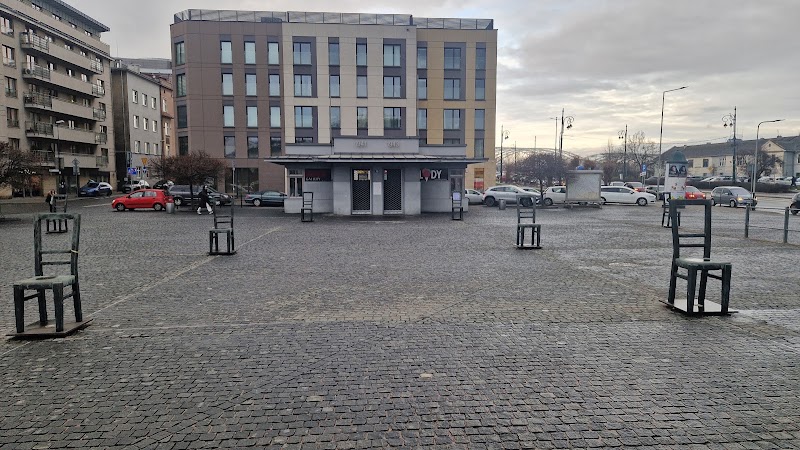 Square of the Ghetto Heroes of Warsaw - Square of the Ghetto Heroes of Warsaw, Mordechaja Anielewicza 6, 00-157 Warszawa, Poland