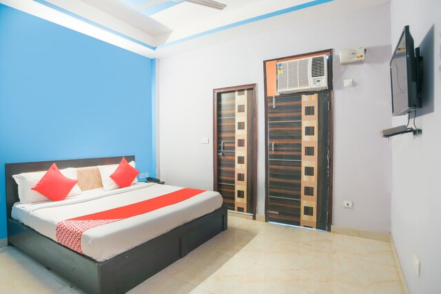 OYO Flagship Hotel A S Residency - OYO Flagship Hotel A S Residency Plot no. 15 , Mamura, near Parthala Flyover, Chowk, Sector 121, Dadri, Noida, Uttar Pradesh 201309, India