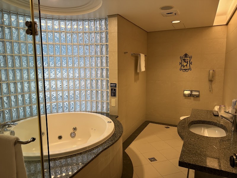 Lake Hotel - Lake Hotel No. 2號, Lane 77, Bitan Rd, Taiping Village, Xindian District, New Taipei City, Taiwan 231