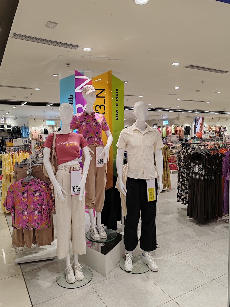 Max - Max 1st & 2nd Floor, Pebbles Mall, Revenue Estate of Ajronda, Unit No 9, near Metro Station Bata Chowk, Sector 12, Faridabad, Haryana 121007, India