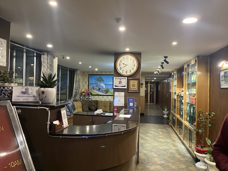 Hotel Himalayan Retreat - Hotel Himalayan Retreat THE MALL, Franklyn Prestage Road, below Bhanu Bhawan, beside DDA AGRICULTURE ADMININSTRATION BUILDING, Chauk Bazaar, Darjeeling, West Bengal 734101, India