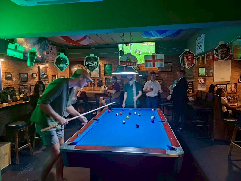 The Old English Bangkok British Pub & Restaurant - The Old English Bangkok British Pub & Restaurant 1033 Sukhumvit Rd, Khwaeng Khlong Tan Nuea, Watthana, Krung Thep Maha Nakhon 10110, Thailand
