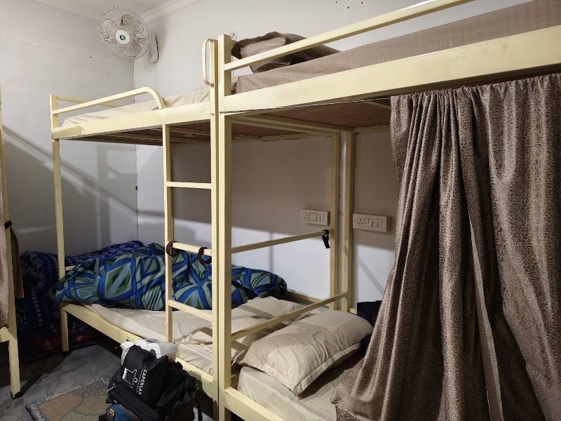 wuiD stayin, wakeupinDoon - wuiD stayin, wakeupinDoon Kanwali Rd, near Ganesh temple, Tilak Nagar, Khurbura Mohalla, Dehradun, Uttarakhand 248001, India
