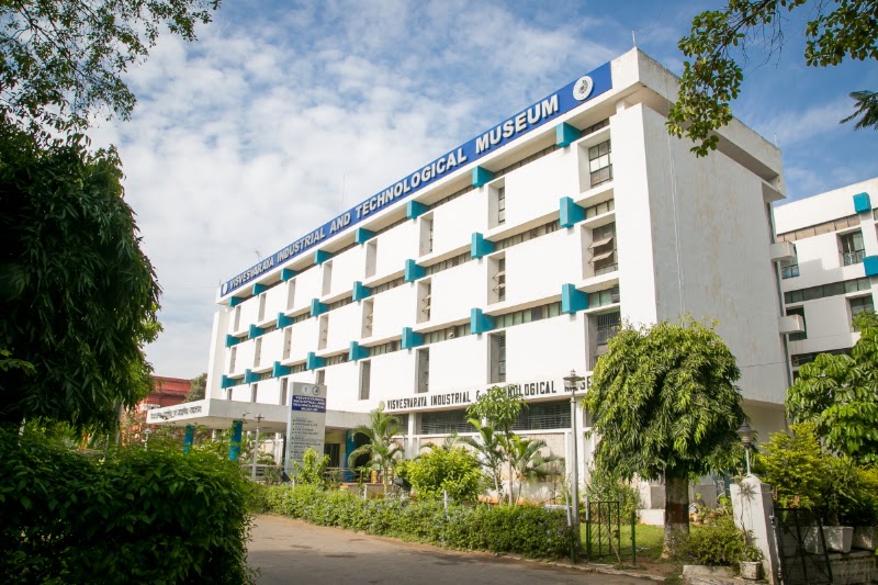 Visvesvaraya Industrial & Technological Museum - Visvesvaraya Industrial & Technological Museum 5216, Kasturba Rd, near Chinna Swamy Stadium, Ambedkar Veedhi, Bengaluru, Karnataka 5, India