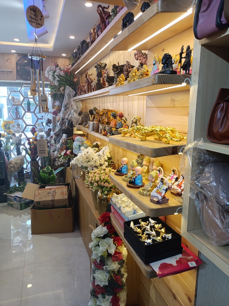 GOD'S GIFTS GALLERY - GOD'S GIFTS GALLERY, GIFTS, TOYS, DECOR, Hathikhana Chawk, near Raipur Chawk, Raipur, Dehradun, Uttarakhand 248008, India