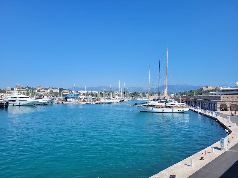 Port Vauban Antibes - Port Vauban Antibes Av. de Verdun, 06600 Antibes, France
