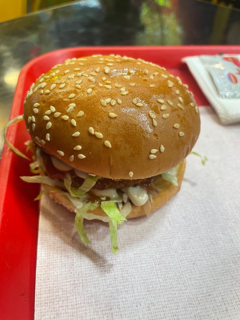 Bombay Burger's - Bombay Burger's Gagangiri Premises, Caffe Coffee Day, 10, Sangeet Samrat Naushad Ali Rd, Union Park, Bandra West, Mumbai, Maharashtra 400052, India