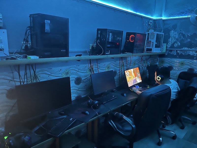 SQUAD GAMING CAFE - SQUAD GAMING CAFE Kotla / South Ex Community Center, 1752, Kumhar Gali, near Barat Ghar, South Extension I, Sher Singh Bazar, Kotla Mubarakpur, New Delhi, Delhi 110003, India