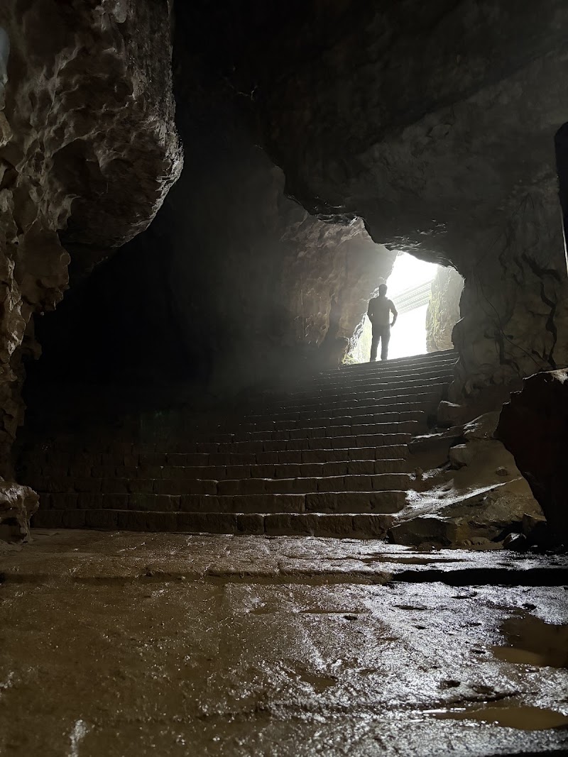 Arwah Cave - Arwah Cave 7PXG+CGH, Sohra, Meghalaya 793108, India
