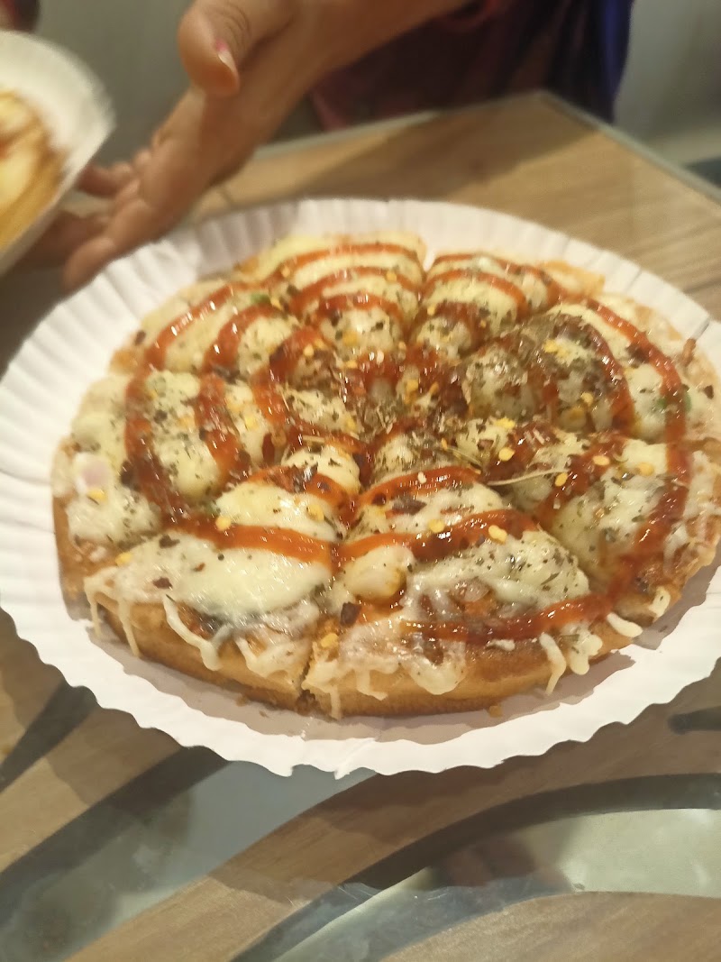 ROSE CORNER BAKERY - ROSE CORNER BAKERY, Manav Mandir Rd, Jai Stambh Chowk, Rajnandgaon, Chhattisgarh 491441, India