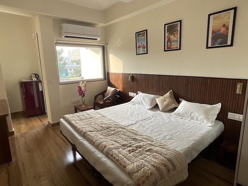 Sunroom studio apartments - Sunroom studio apartments, 1637, Block H, Sector 57, Gurugram, Haryana 122011, India