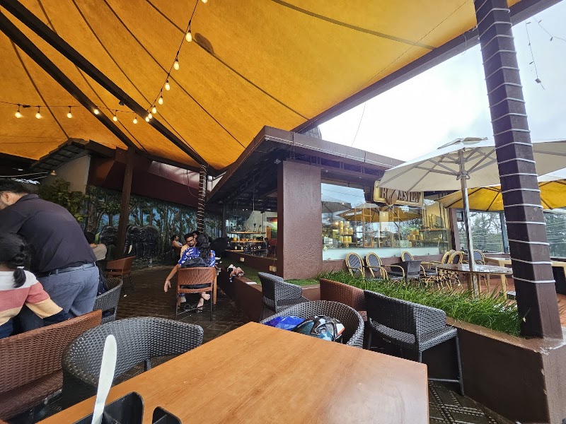 Big Cup Cafe - Big Cup Cafe Flagship Café & Roastery, Mysore - Madikeri Rd, Sampigekatte, Kannanda Bane, Madikeri, Karnataka 571201, India