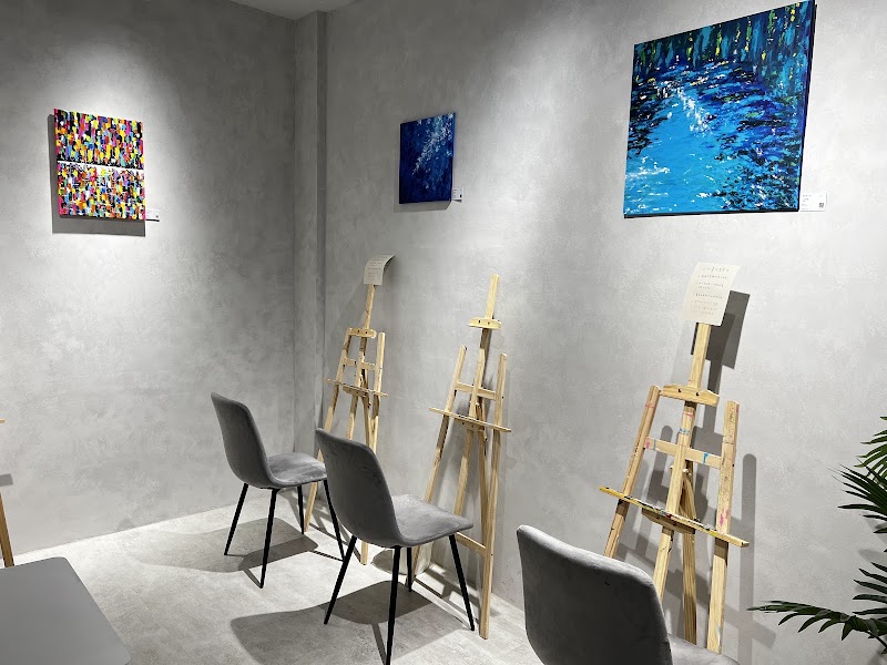 Gray Room 灰房間｜畫畫咖啡廳｜寵物友善｜預約制洽官方Line｜不定期公休 - Gray Room 灰房間｜畫畫咖啡廳｜寵物友善｜預約制洽官方Line｜不定期公休 No. 12號, Sanhe 1st St, Puren Village, Zhongli District, Taoyuan City, Taiwan 320