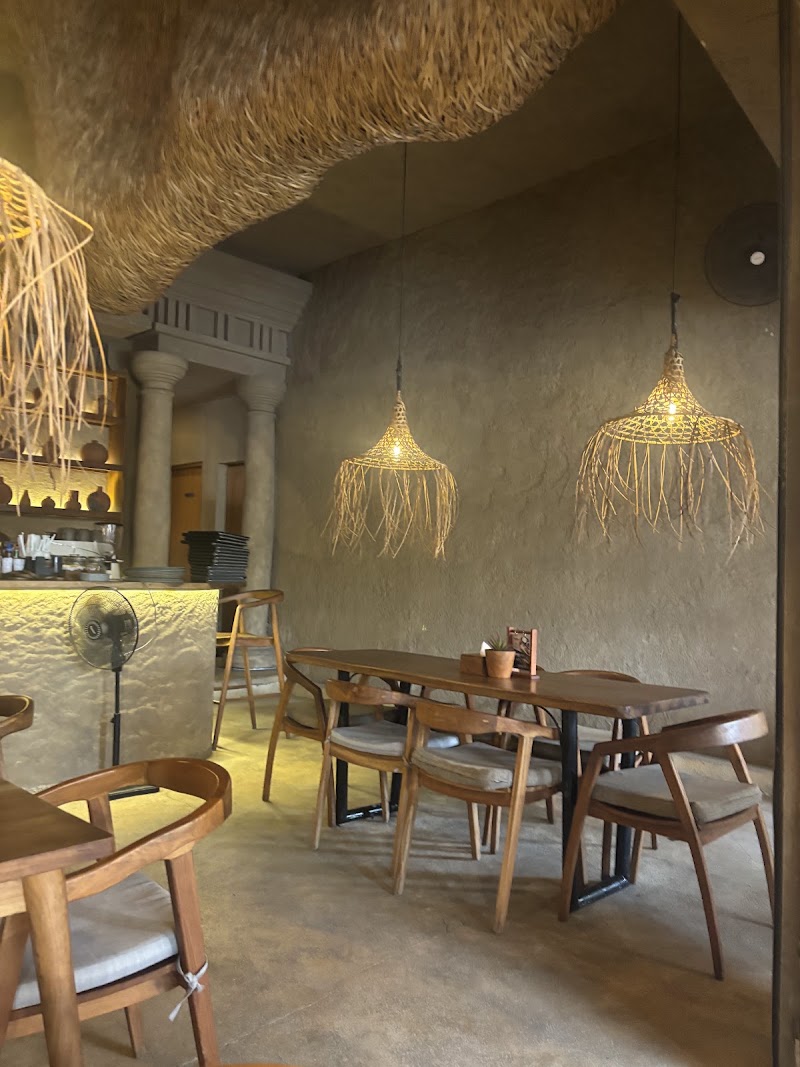 Monkey Legend Restaurant & Bar - Monkey Legend Restaurant & Bar, Jl. Monkey Forest No.8, Ubud, Kecamatan Ubud, Kabupaten Gianyar, Bali 80571, Indonesia
