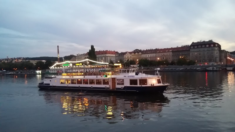 Rašínovo nábřeží - Rašínovo nábřeží, Rašínovo nábř., Praha 2, Czechia