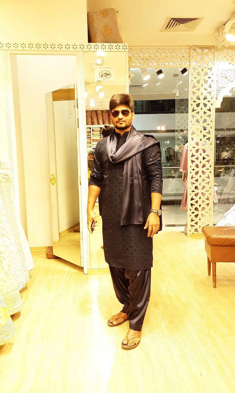 Surya Ethnic - Designer Wedding Studio - Surya Ethnic - Designer Wedding Studio Shop No. 32 & 33, First Floor, MGF Metropolis Mall, Mehrauli-Gurgaon Rd, Sector 28, Maruti Housing Colony, Gurugram, Haryana 122009, India