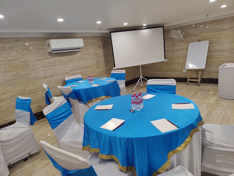 Hotel Z Suites Near IGI Airport Delhi - Hotel Z Suites Near IGI Airport Delhi A-252/1 Road No-6, NH-8, near IGI Road, Block RZ, Mahipalpur Extension, Mahipalpur, New Delhi, Delhi 110037, India