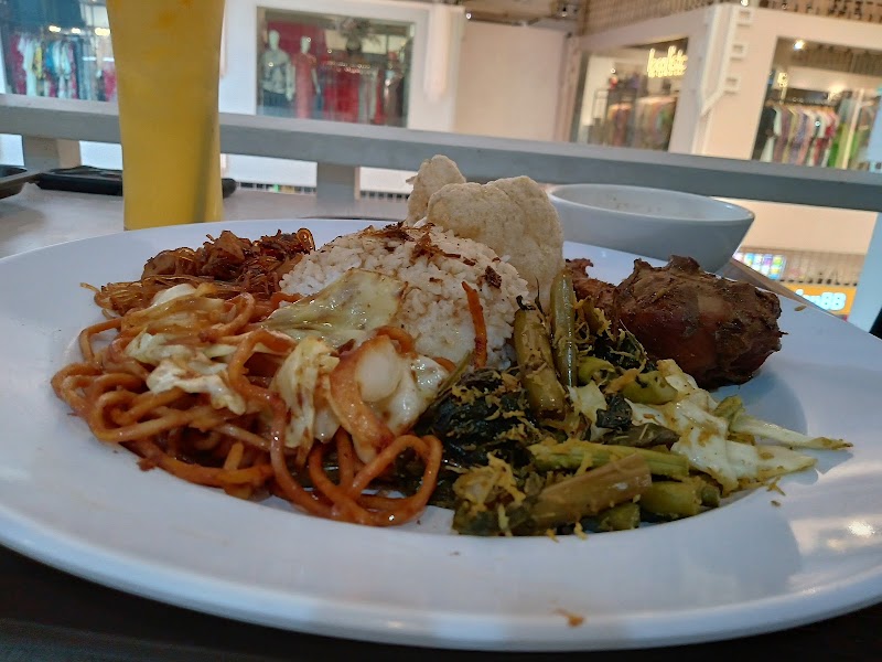 Central Market Food Court - Central Market Food Court M11 Mezzanie, Central Market, 73, Jalan Benteng, Kuala Lumpur City Centre, 50050 Kuala Lumpur, Federal Territory of Kuala Lumpur, Malaysia