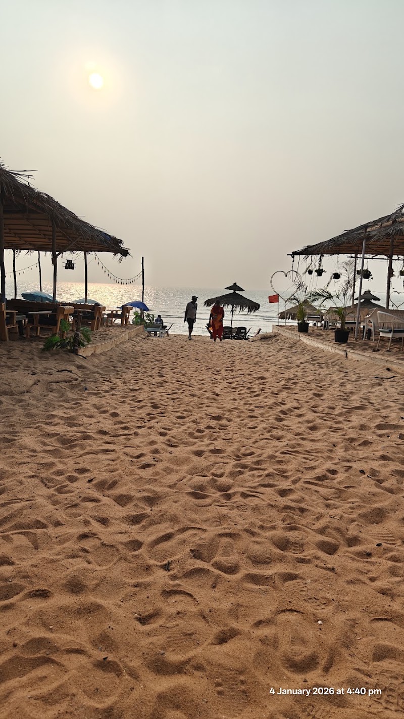 Francoise beach - Francoise beach GQ67+JV3, Candolim, Goa 403515, India