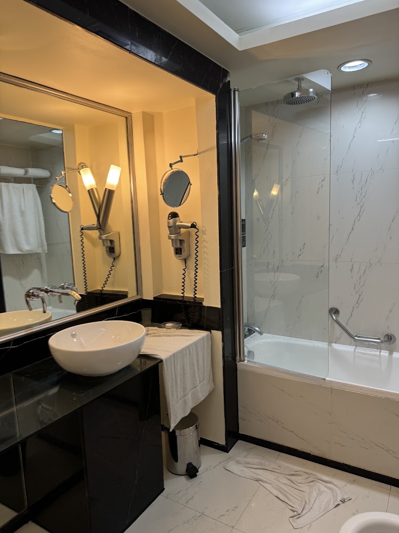 Savoy Suites Hotel Apartment - Savoy Suites Hotel Apartment, 5 12A St - Mankhool - Dubai - United Arab Emirates
