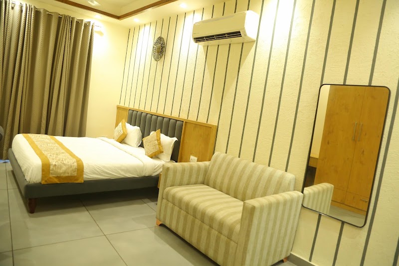 Rosewood Grand - Rosewood Grand PLOT 03, Ashoka Enclave Main Rd, Ashoka Enclave, Sector 34, Faridabad, Haryana 121003, India