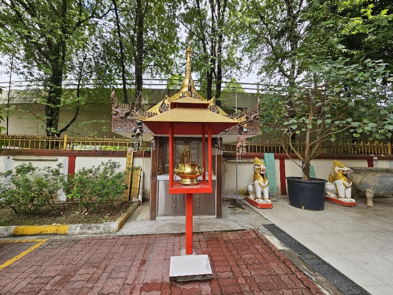 Burmese Buddhist Temple - Burmese Buddhist Temple 14 Tai Gin Rd, Singapore 327873