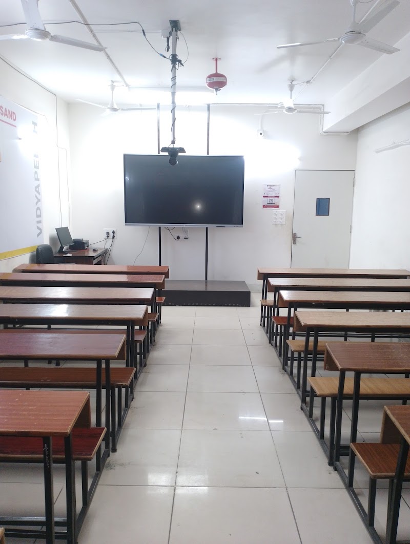 Physics Wallah Vidyapeeth Coaching Center Varanasi Indira Tower | IIT JEE, NEET & Foundation Classes - Physics Wallah Vidyapeeth Coaching Center Varanasi Indira Tower | IIT JEE, NEET & Foundation Classes, Indira Tower, B-27/67, Durgakund Rd, Durgakund, Anandbagh, Bhelupur, Varanasi, Uttar Pradesh 221005, India