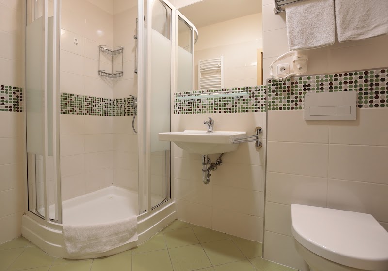 Hotel FBA - Hotel FBA, K Letišti 934, 161 00 Praha 6-Ruzyně, Czechia